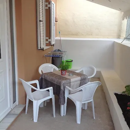 Angelos Cosy Place Hotel *